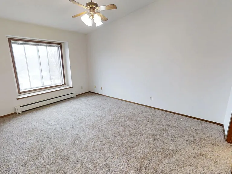 245 Sinclair Ave — Photo 37