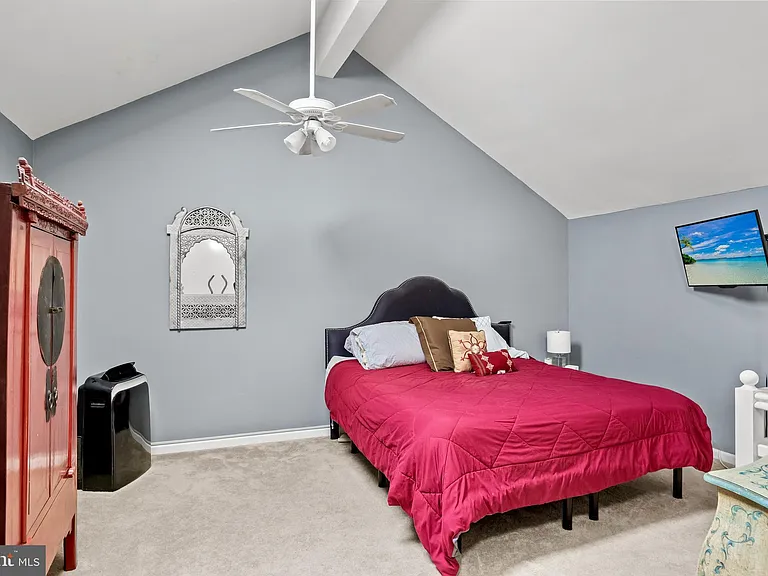 1410 Chanticleer — Photo 24