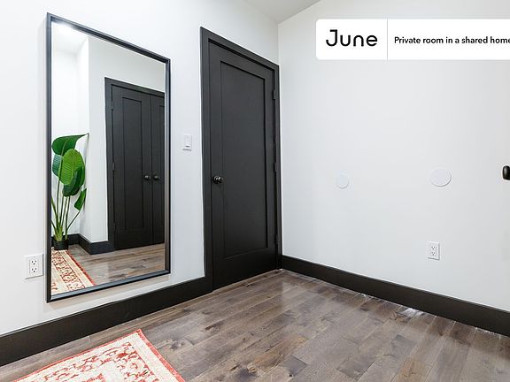 3rd image of 944 Columbus Ave APT A
