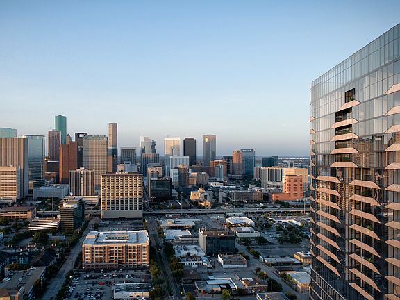 Enjoy amazing views while taking advantage of Kimpton Hotel s rooftop amenities.