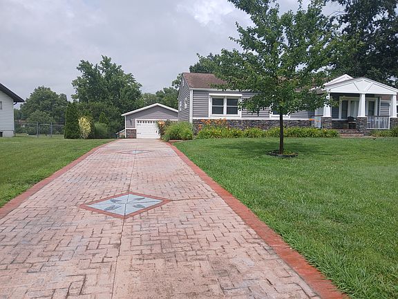 2nd image of 10157 Meadowfield Ln