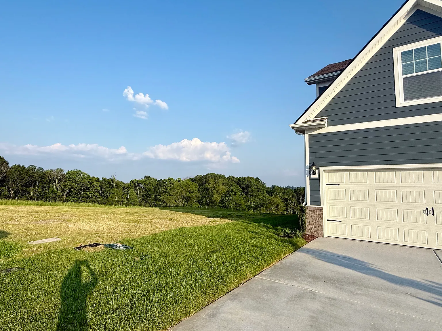 585 Lyness Dr — Photo 3