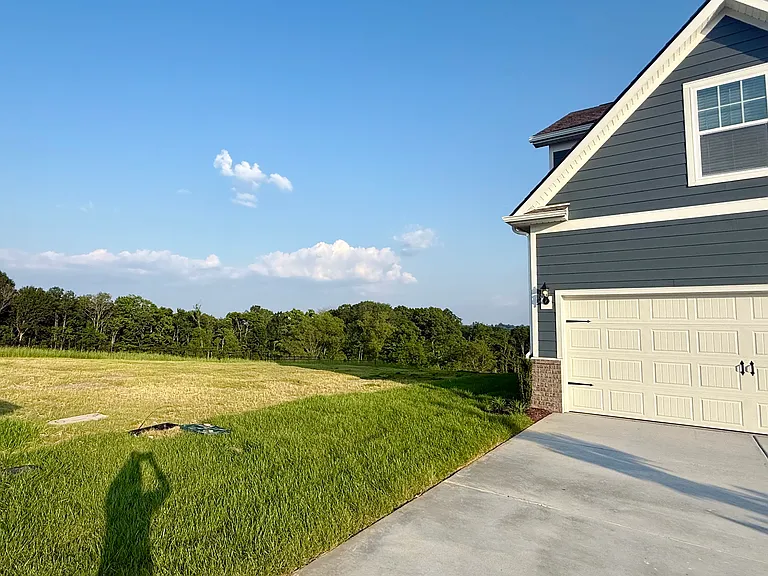 585 Lyness Dr — Photo 3