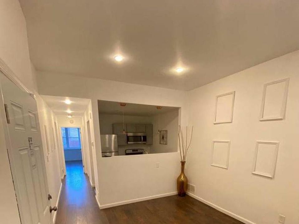 2nd image of 434 E Lafayette Ave #1
