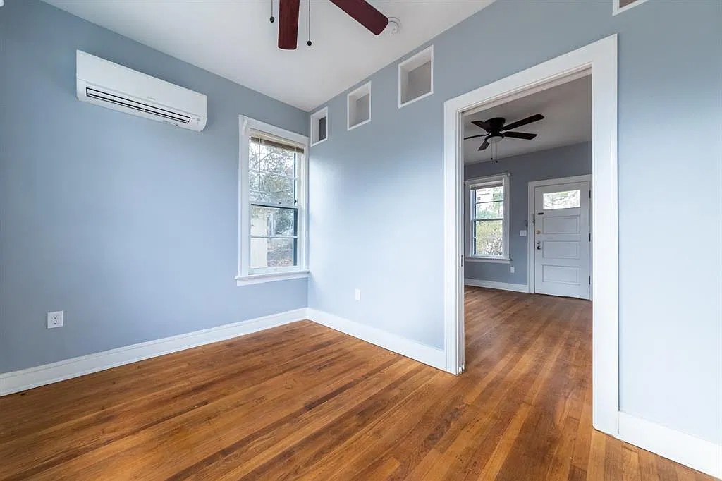 3111 Grooms St — Photo 2