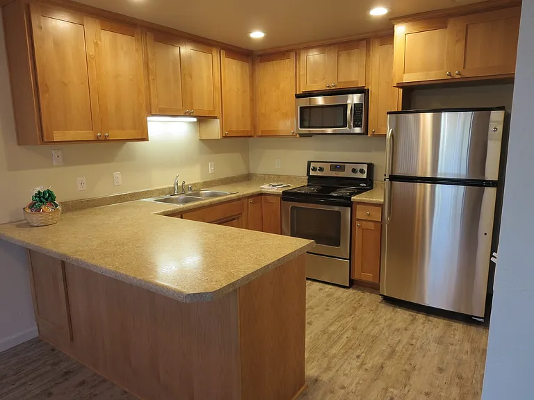 1836 Laburnum Ave — Photo 22