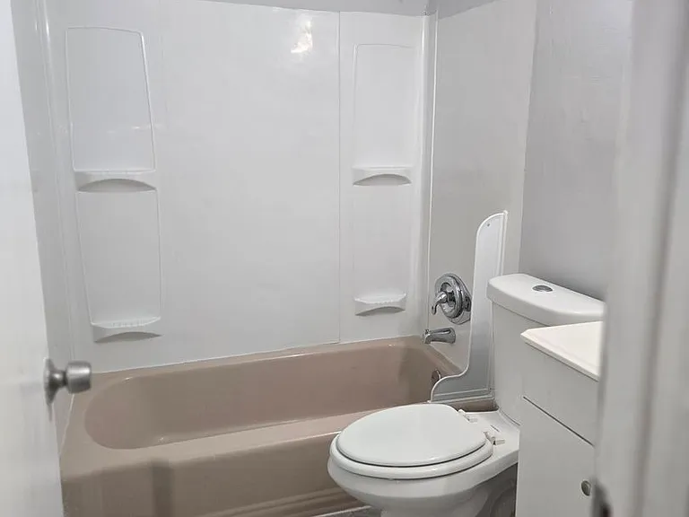 1035 N Saint Lucas St #D — Photo 6