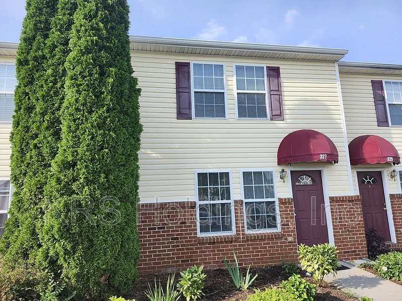 327 Emerson Ln