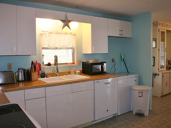 4th image of 8292 SE Skylark Ave