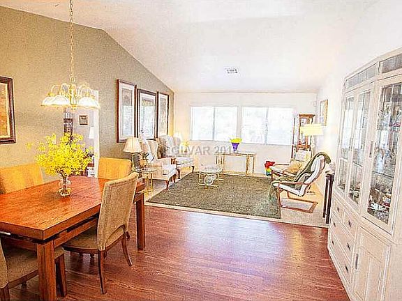 4th image of 1005 Rockaway St