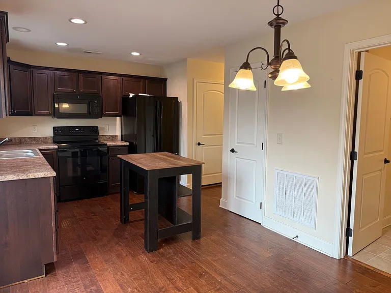 704 Grays Pointe Ct #39 — Photo 12