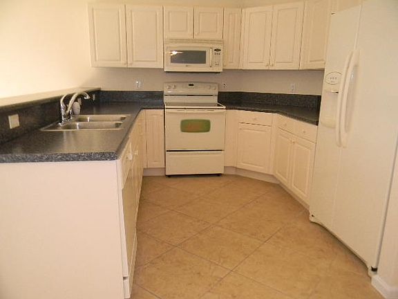4th image of 2975 SW Butterfly Ln