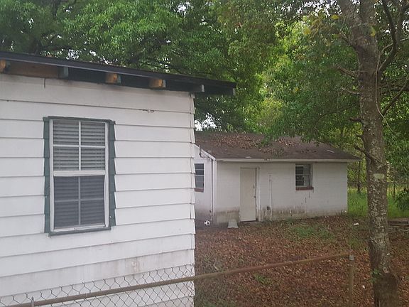 3rd image of 2574 Commonwealth Ave
