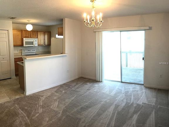 4th image of 3809 Hampstead Ln