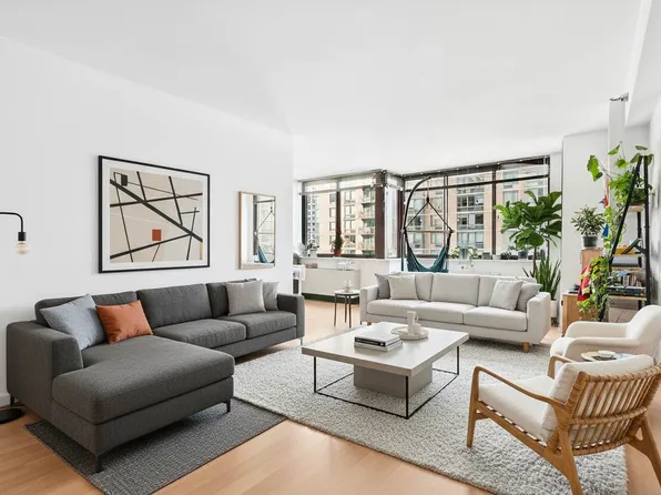 4-74 48th Avenue image 1 of 5