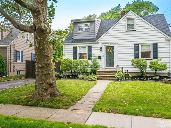 43 Michael Dr, Metuchen, NJ 08840