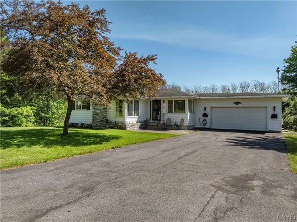 898 County Route 21, Hannibal, NY 13074