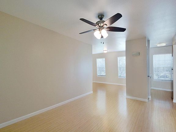 4th image of 300 Crockett St APT 306