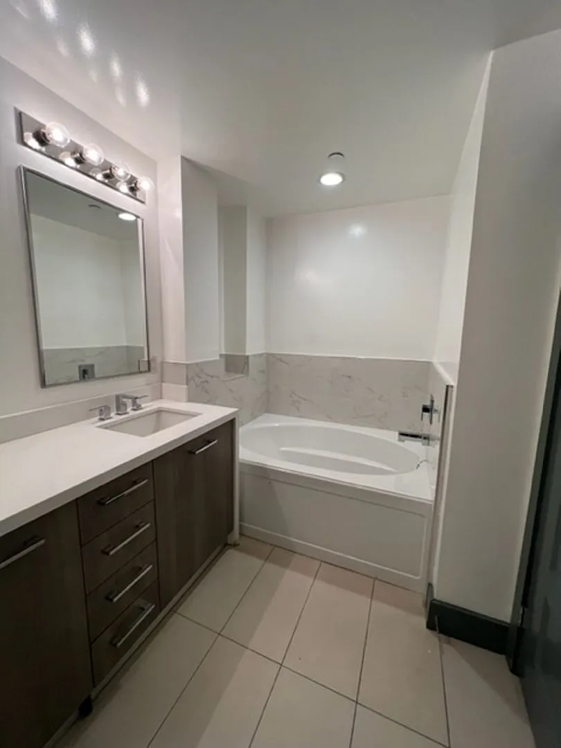 Clark 121 — Photo 3