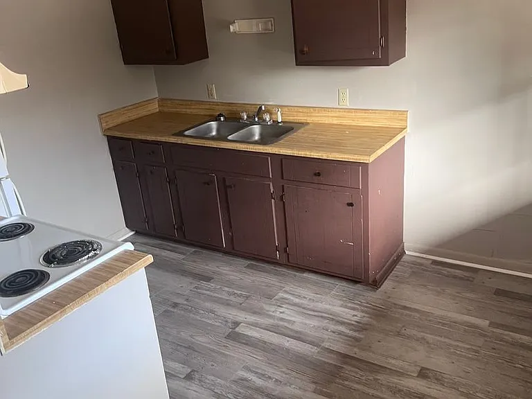 235 Pinecrest Ave #7 — Photo 12