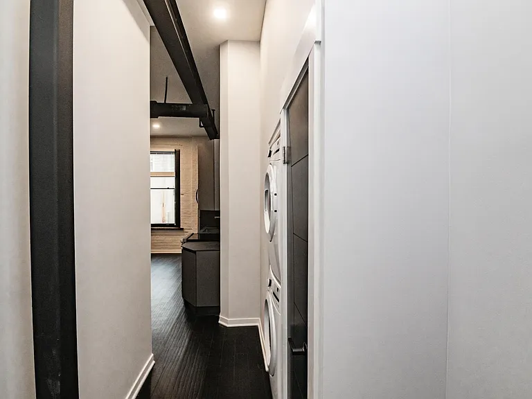 402 W 9th St #3 — Photo 2