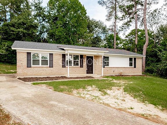 2nd image of 2901 Rollingwood Dr