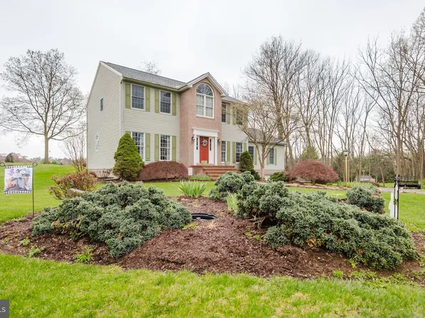 91 Rodeo Dr, Martinsburg, WV 25403