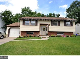 320 Peach Rd, Bellmawr, NJ 08031