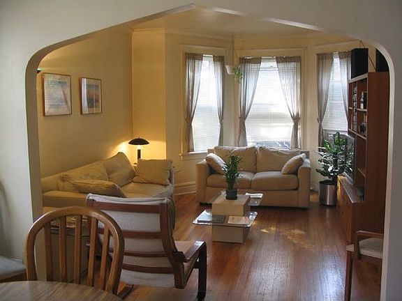 2nd image of 1112 S Oak Park Ave