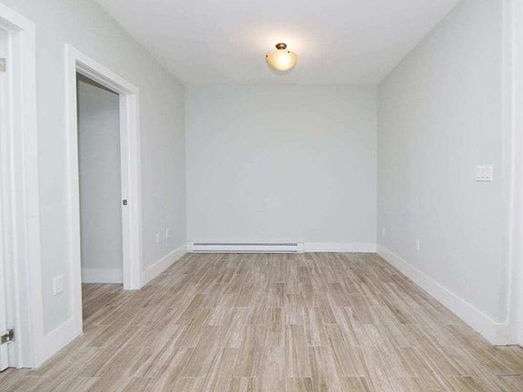2nd image of 3138 34th St APT 2F