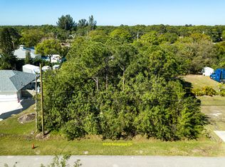 6105 Seagrape Dr, Fort Pierce, FL 34982