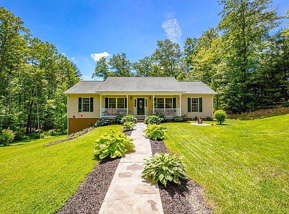 5th image of 90 Helms Pond Ln