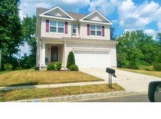 37 Springdale Dr, Gloucester City, NJ 08030