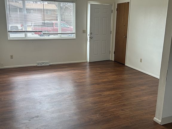 3rd image of 2313 Alderson Ave