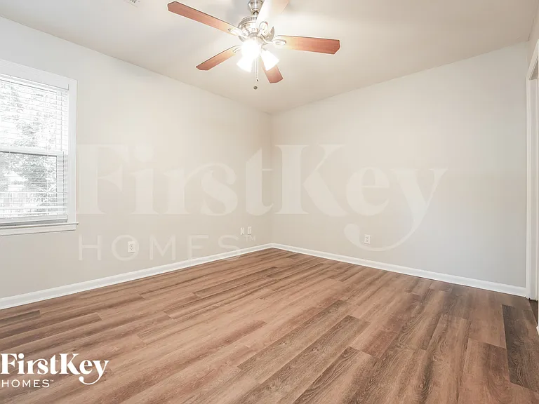 430 Citadel St — Photo 16
