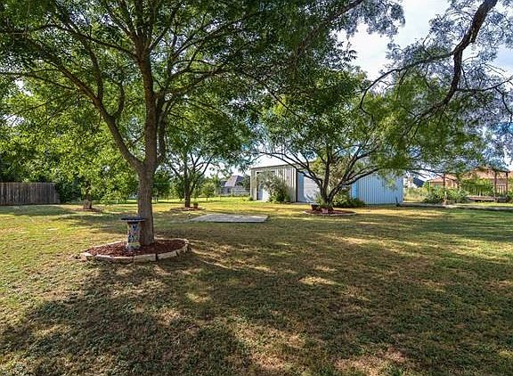 3rd image of 309 Bridget Dr
