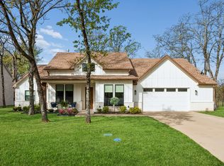 207 Colonial Dr, Mabank, TX