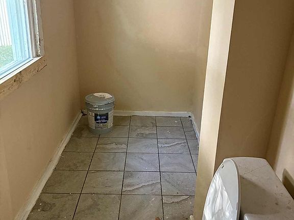 5th image of 206 N Morgan St
