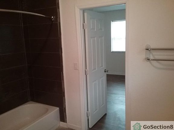 4th image of 821 Avenue N SW