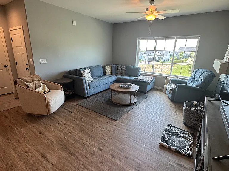 641 Catherine Dr — Photo 6