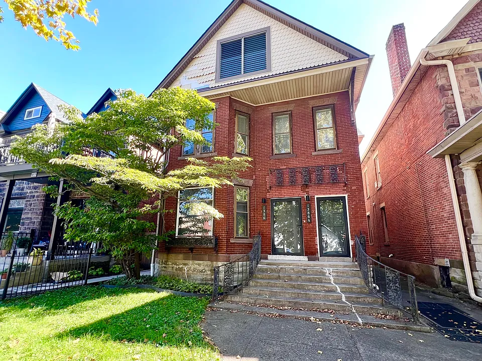 1386 1/2 Neil Ave #1/2