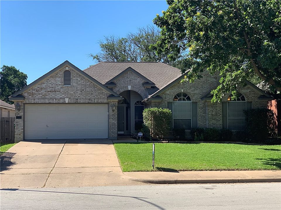 1st image of 2211 Granger Ln
