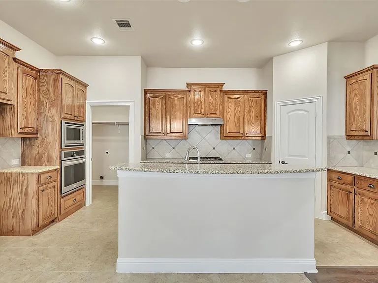 10616 Jackson Hole Ln — Photo 12