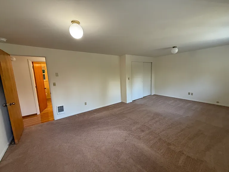 17245 Angeline Ave S #UPPER — Photo 10