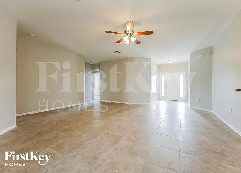 820 Poinsettia Ave — Photo 5