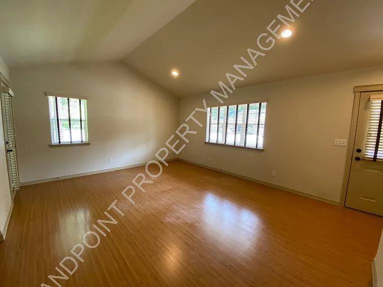 310 Huppert Ln — Photo 5