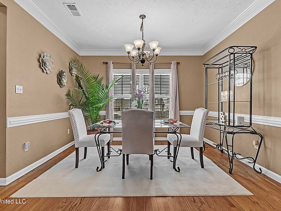 4th image of 6081 Coleman Rd