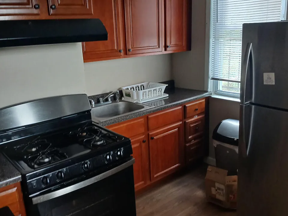 24 Clinton Ave #1