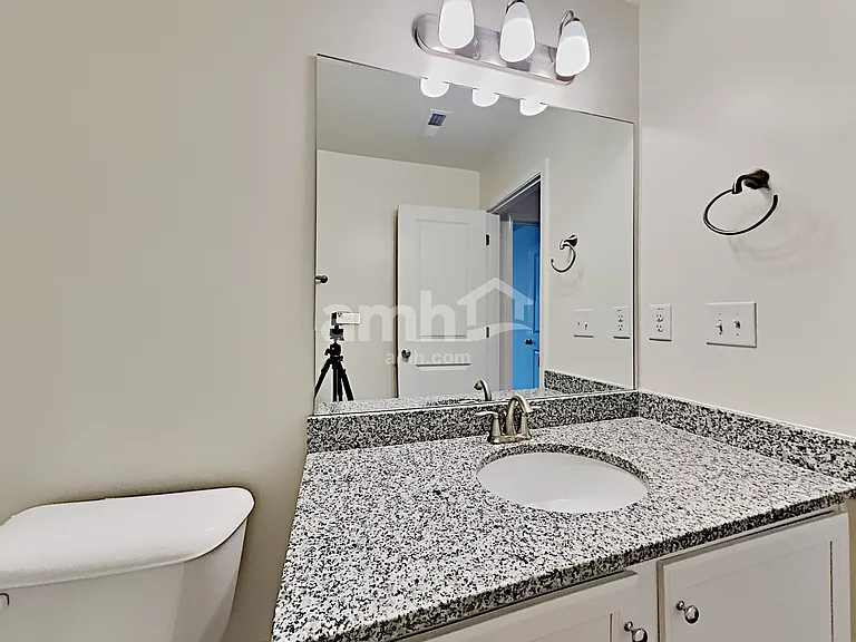 588 Woodall Rd — Photo 16
