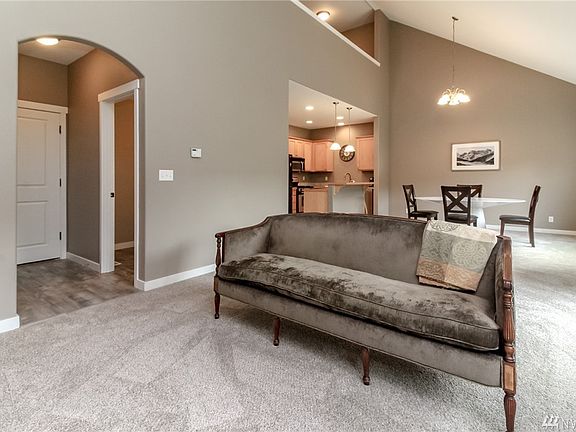 4th image of 617 Chamfer Dr NW